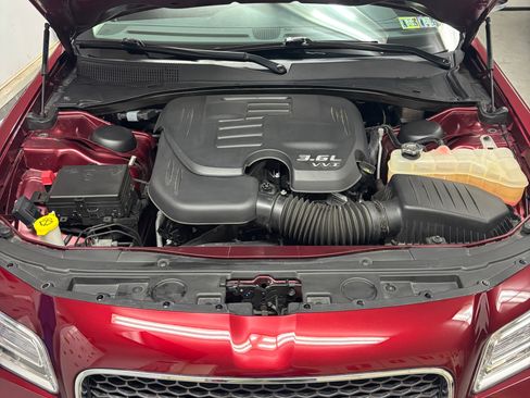 Used 2020 Chrysler 300 Limited w/ Safetytec Plus Group image 10