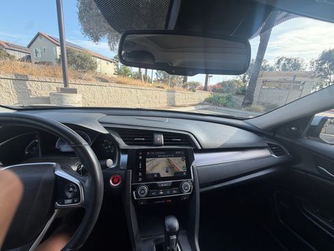 Used 2016 Honda Civic Touring image 10