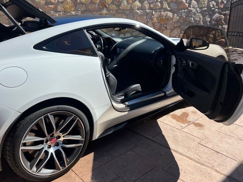 Used 2015 Jaguar F-TYPE R image 10