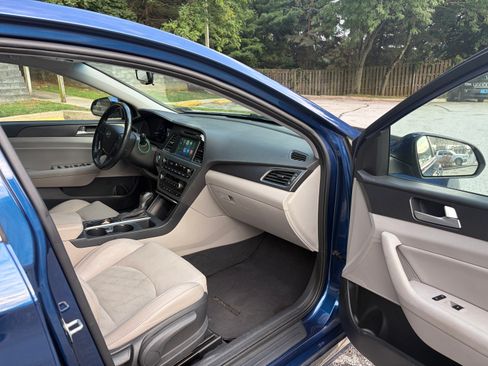 Used 2016 Hyundai Sonata Sport w/ Option Group 1V FWD image 14