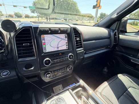 Used 2019 Ford Expedition Limited w/ Equipment Group 303A AWD/4WD image 15