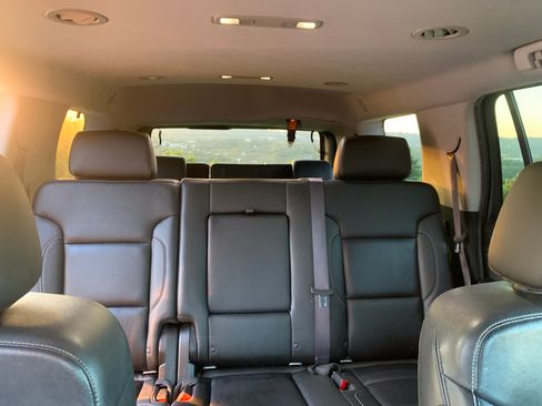 Used 2017 GMC Yukon SLT RWD image 9