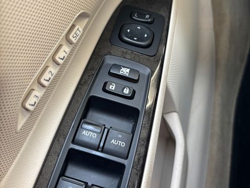 Used 2010 Lexus IS 250C image 10