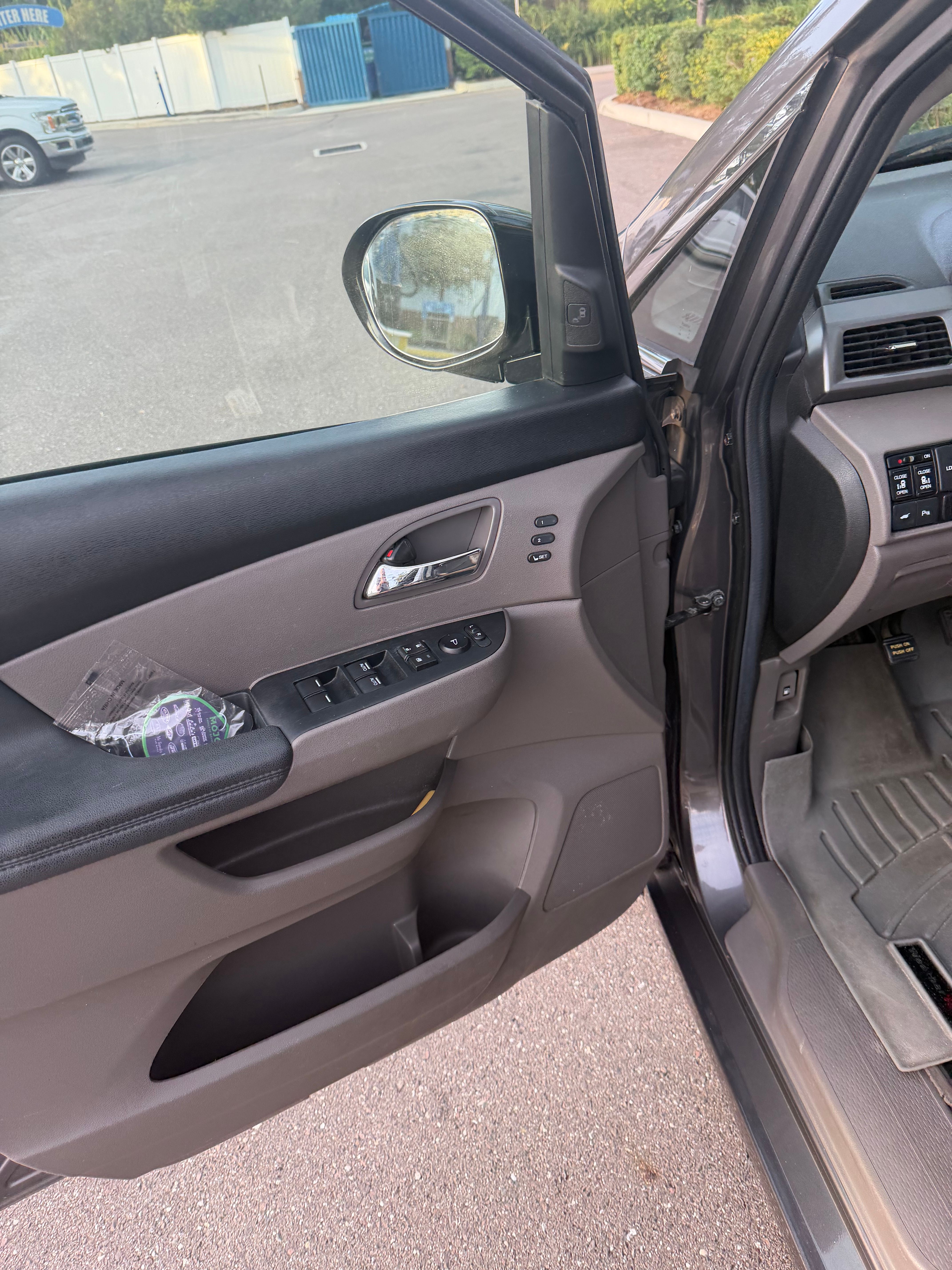 Used 2014 Honda Odyssey Touring Elite image 21