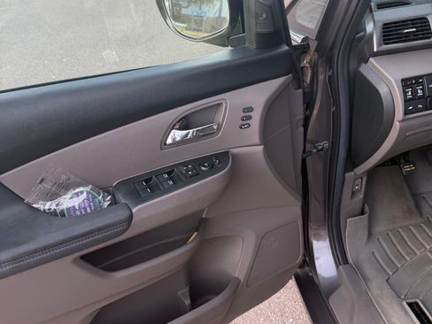 Used 2014 Honda Odyssey Touring Elite image 21