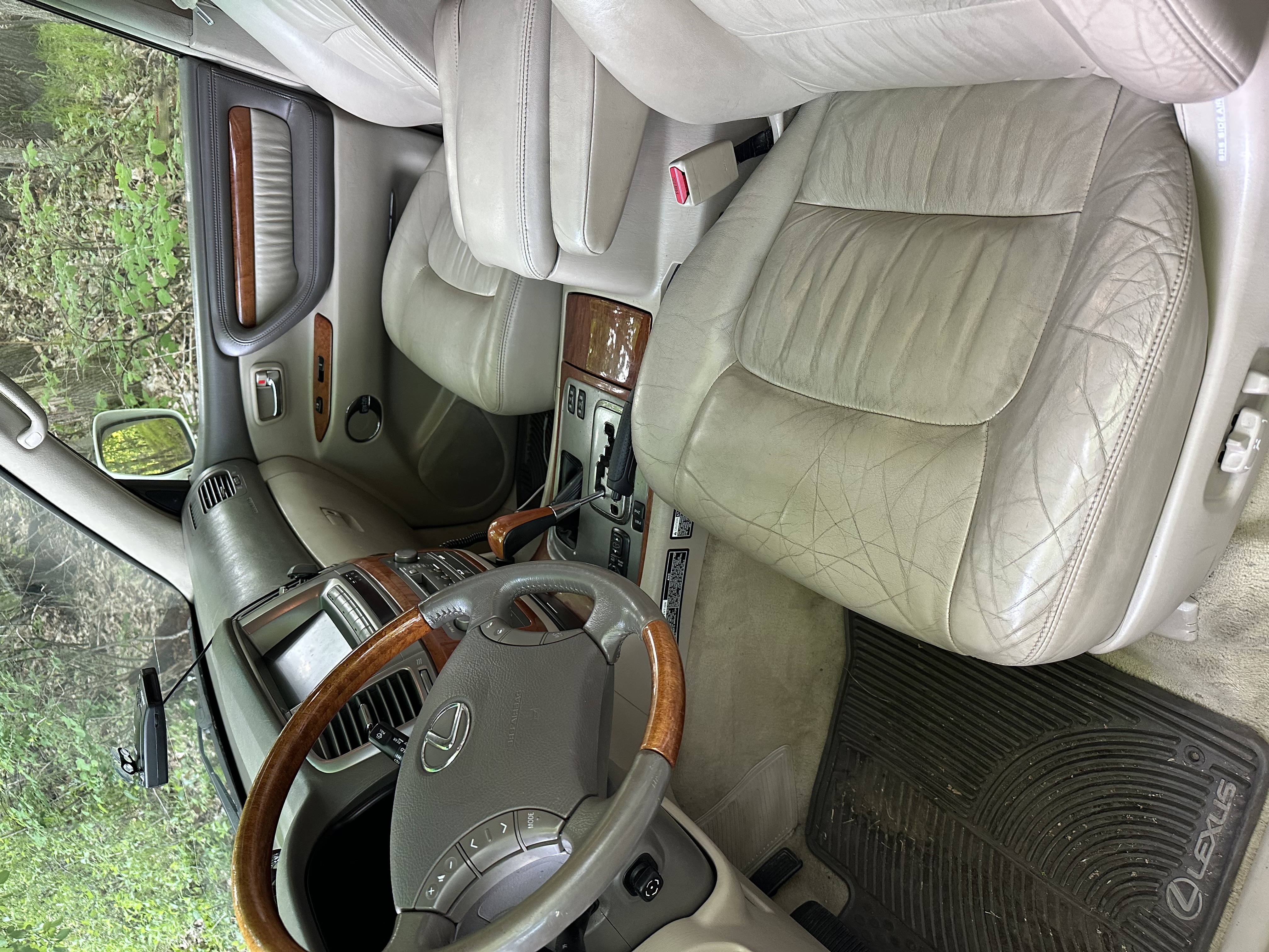 Used 2006 Lexus LX 470 4WD w/ Preferred Accessory Pkg image 11