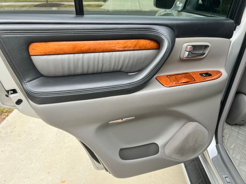 Used 2007 Lexus LX 470 470 Sport Utility 4D image 30