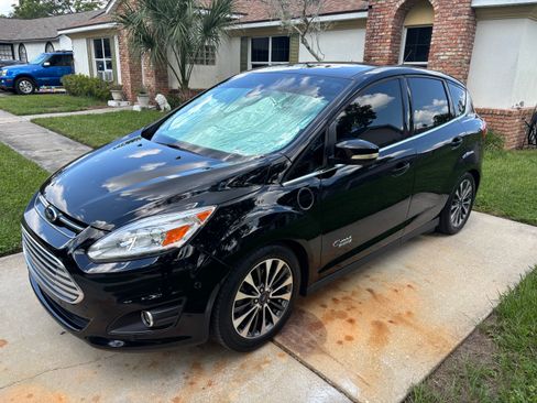 Used 2017 Ford C-MAX Energi Titanium w/ Equipment Group 501A FWD image 4