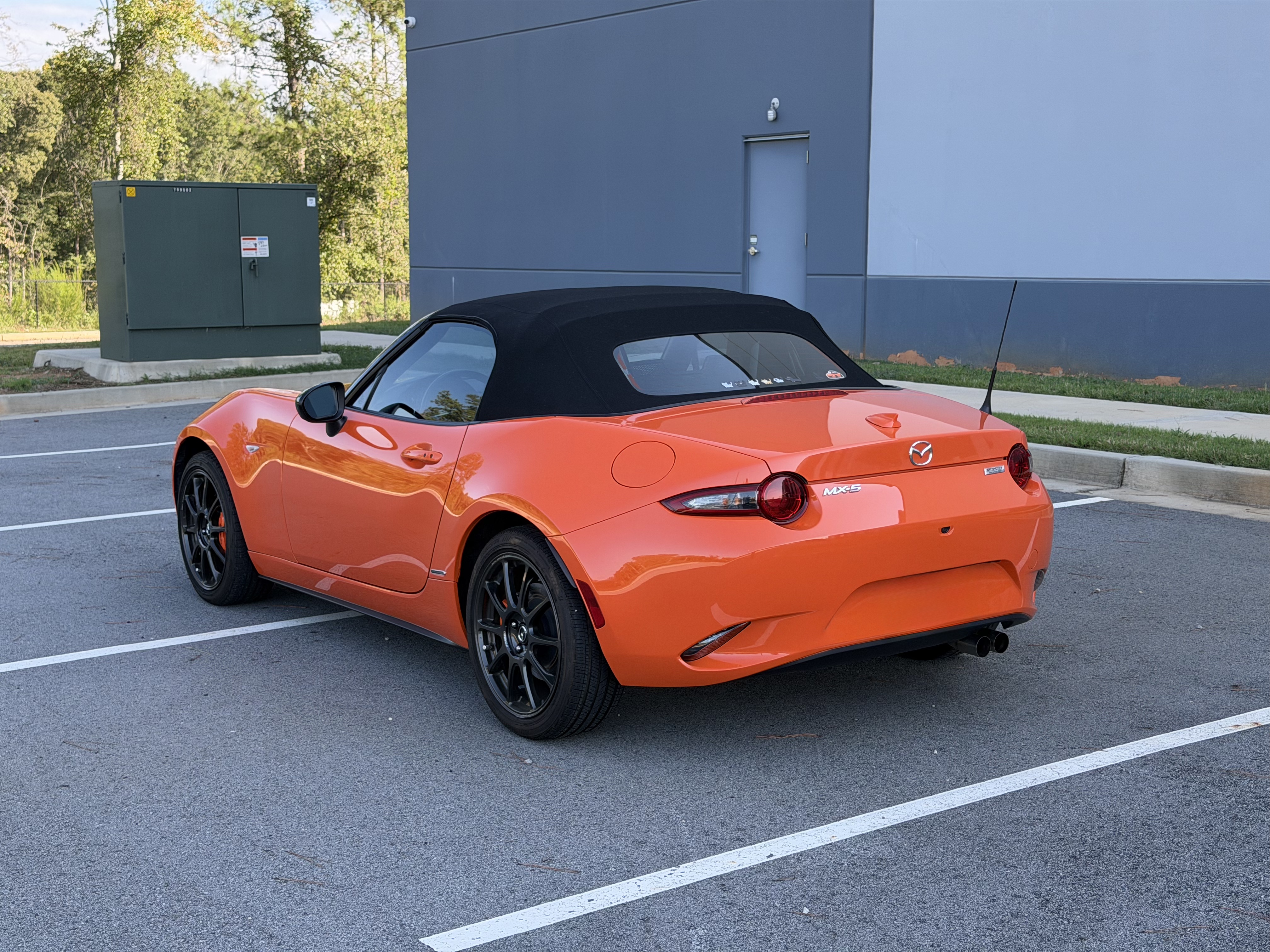 Used 2019 MAZDA MX-5 Miata 30th Anniversary RWD image 4