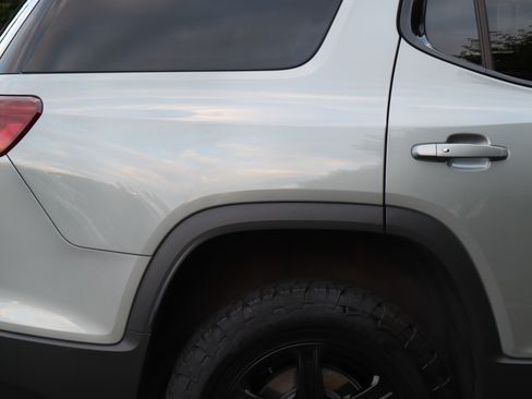 Used 2023 GMC Acadia AT4 w/ Technology Package AWD/4WD image 6