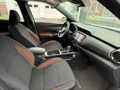 Used 2023 Nissan Kicks SR FWD image 6