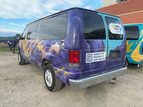 Used 2009 Ford E-150 and Econoline 150 Van 3D image 5