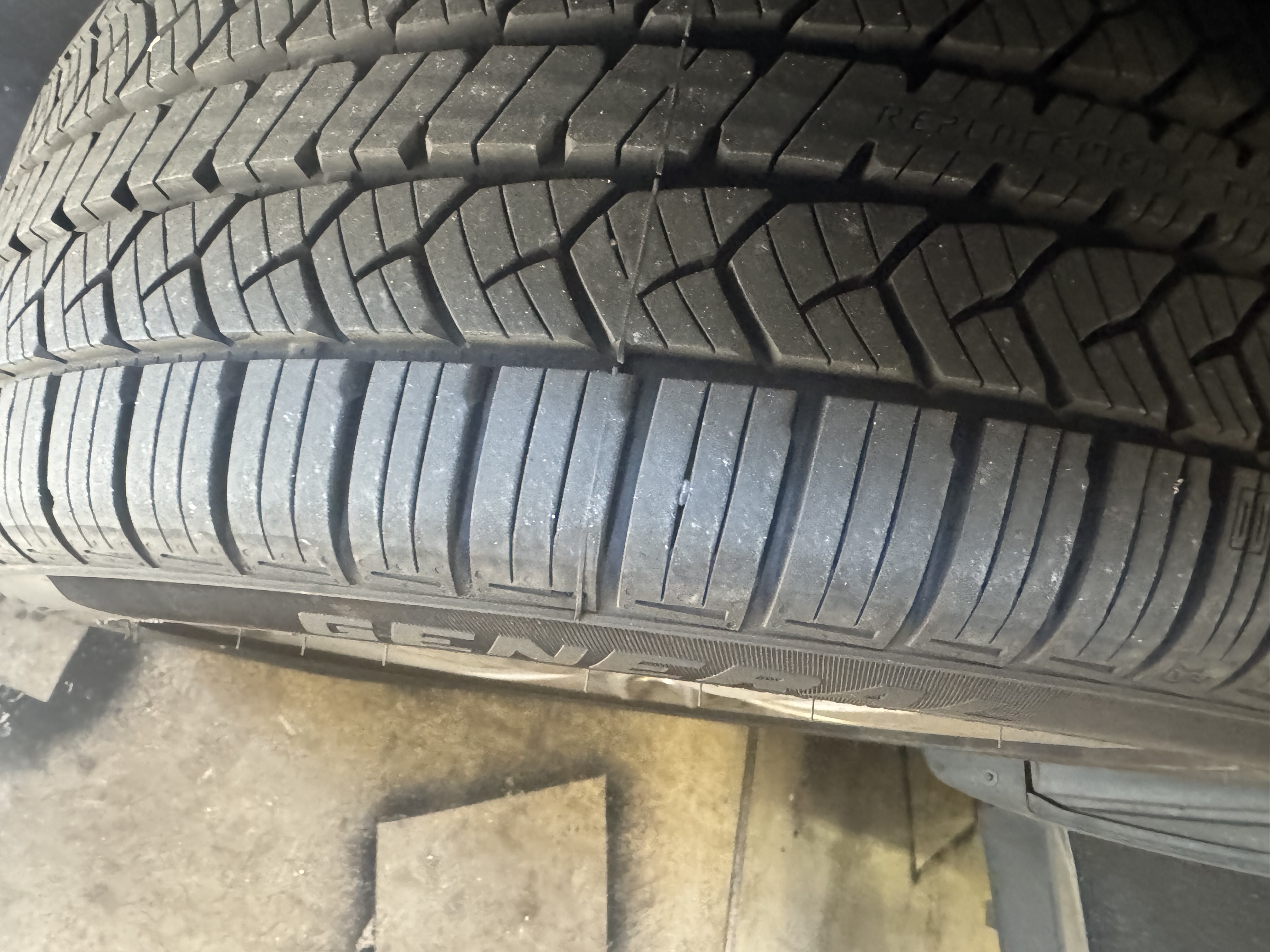 Used 2013 Ford Edge Limited AWD/4WD image 7