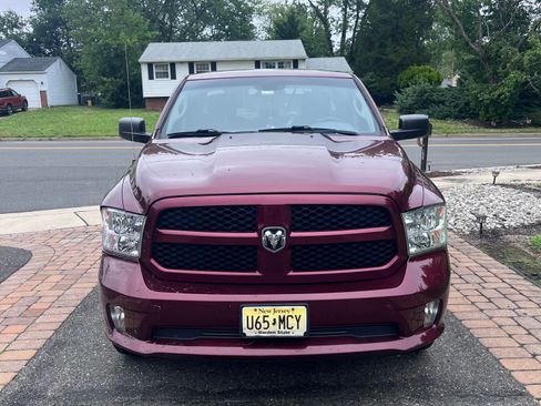 Used 2018 RAM 1500 Express w/ Express Value Package AWD/4WD image 2
