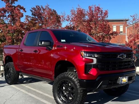 Used 2024 Chevrolet Silverado 1500 LT Trail Boss w/ Convenience Package II image 10