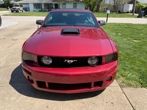 Used 2005 Ford Mustang Premium image 11