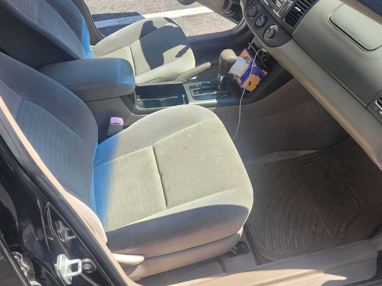 Used 2002 Toyota Camry LE FWD image 4