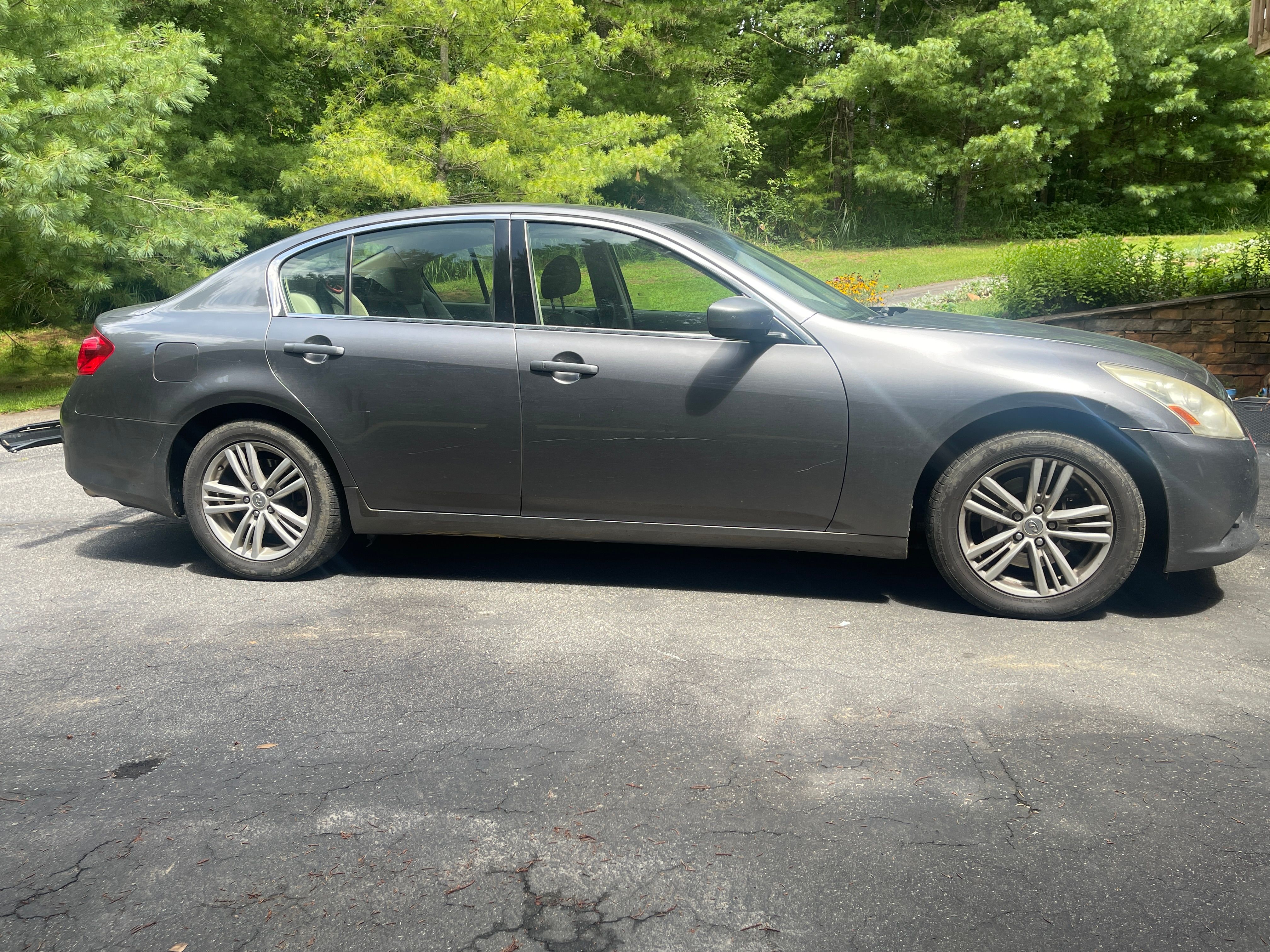 Used 2012 INFINITI G37 x Sedan w/ Premium Pkg AWD/4WD image 10