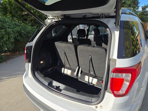 Used 2016 Ford Explorer XLT w/ Equipment Group 202A image 12