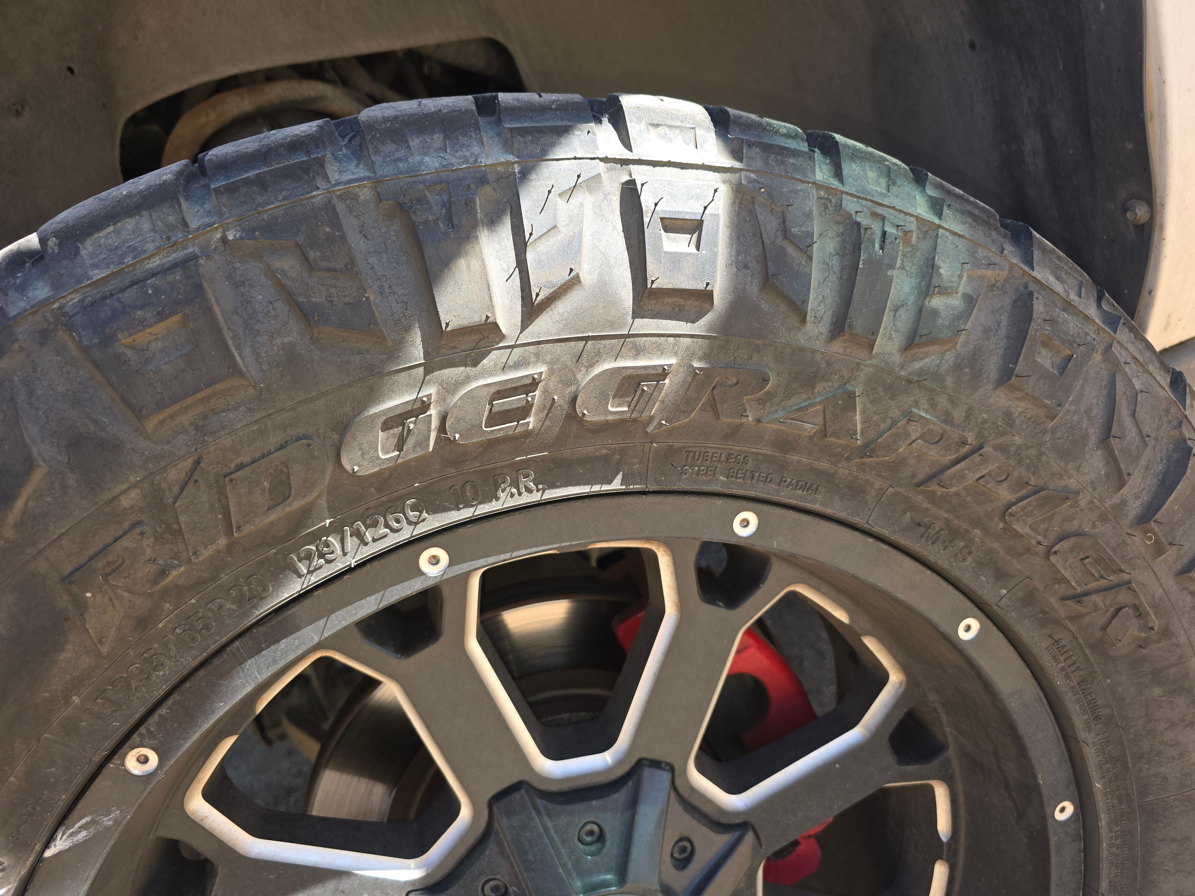 Used 2013 Chevrolet Suburban LTZ AWD/4WD image 4