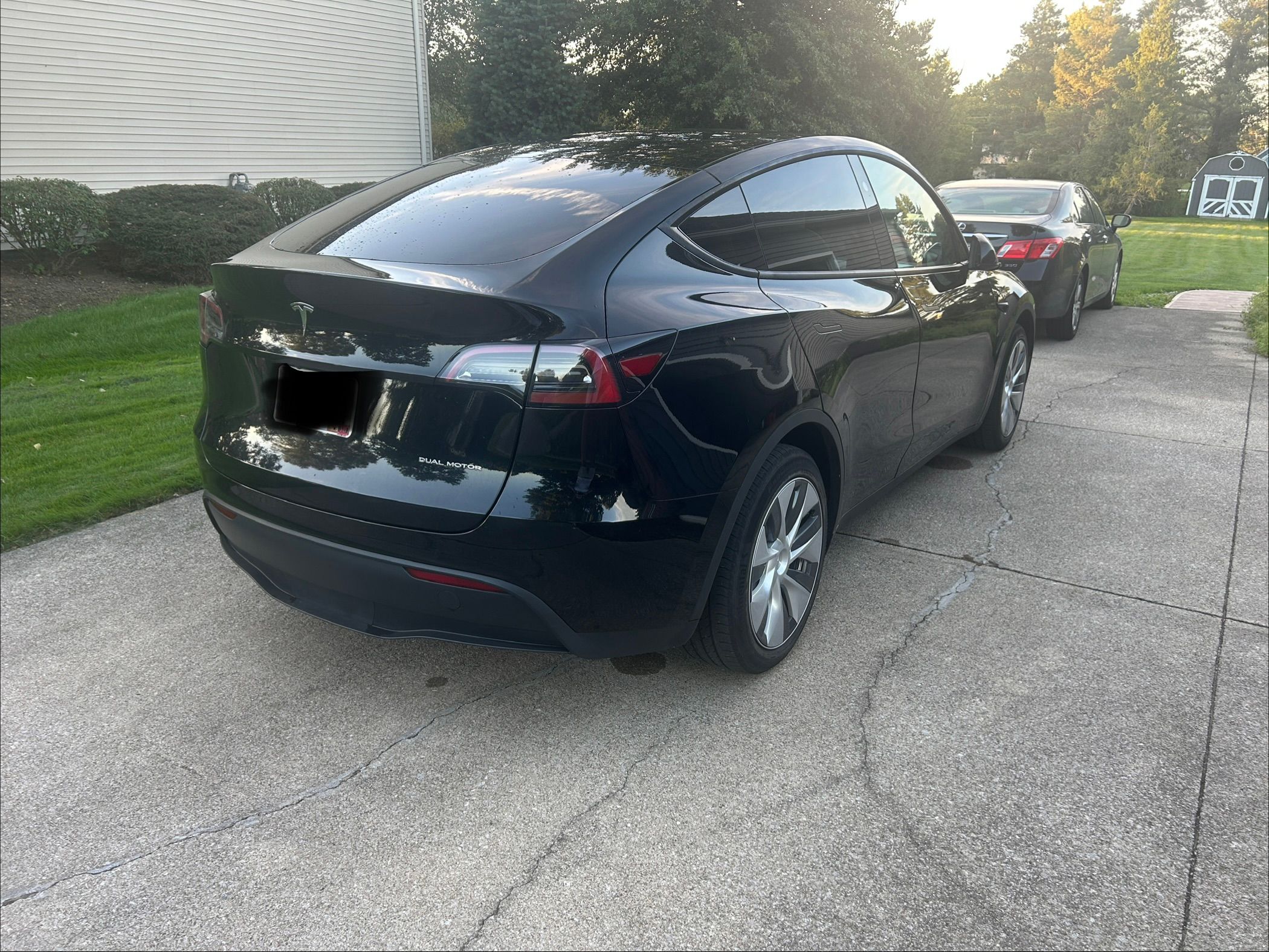 Used 2023 Tesla Model Y Long Range AWD/4WD image 5