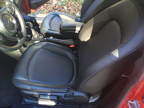 Used 2019 MINI Cooper 2-Door Hardtop w/ Signature Upholstery Package image 12