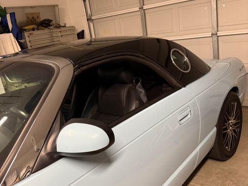 Used 2003 Ford Thunderbird image 16