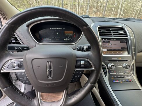 Used 2019 Lincoln Nautilus Reserve w/ Cargo Utility Package image 12