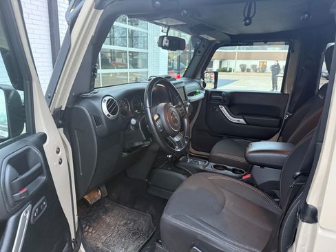 Used 2018 Jeep Wrangler Sahara w/ Dual Top Group image 6