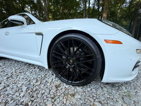 Used 2016 Porsche Panamera Edition RWD image 20