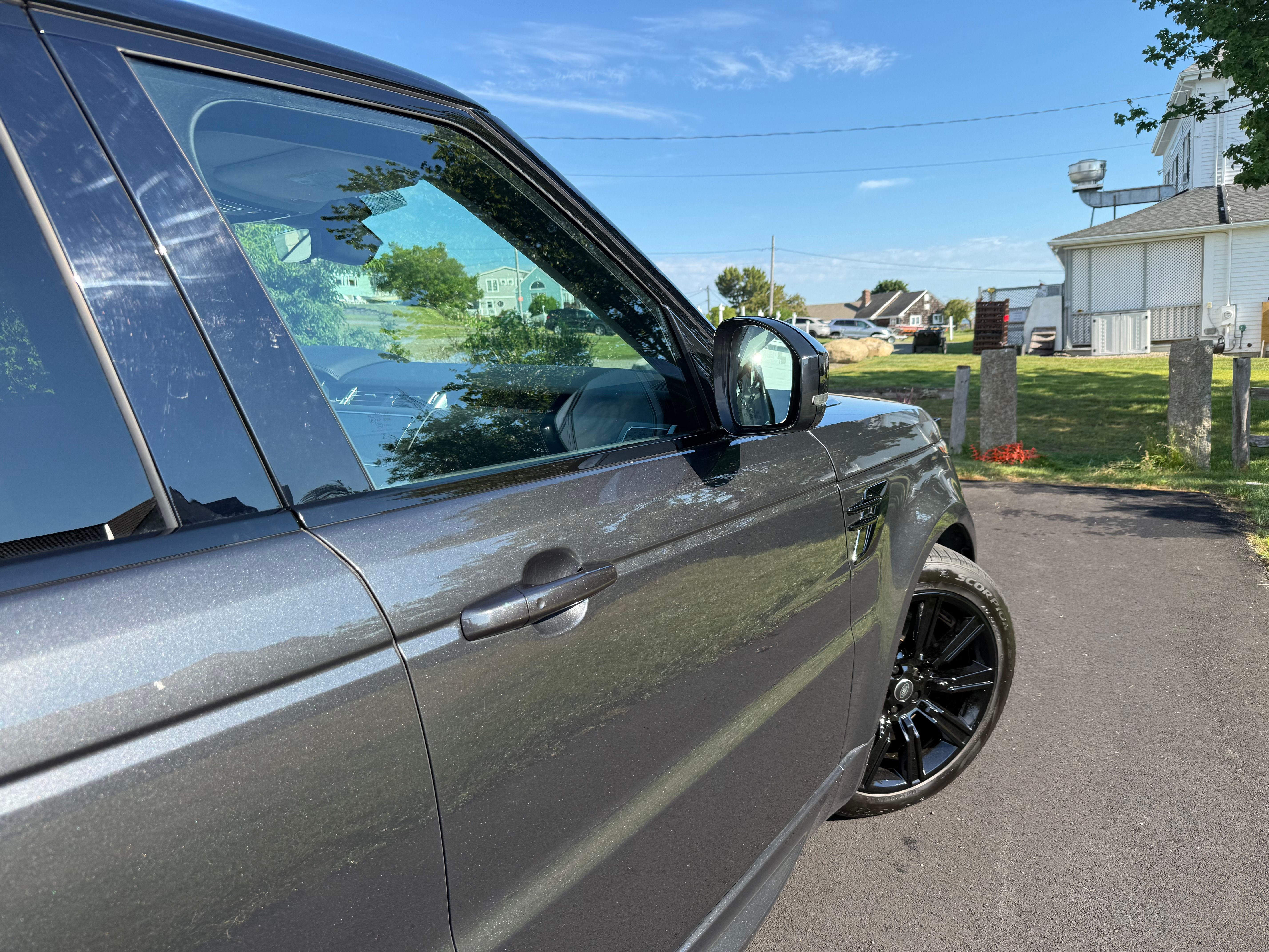 Used 2019 Land Rover Range Rover Sport Supercharged AWD/4WD image 16