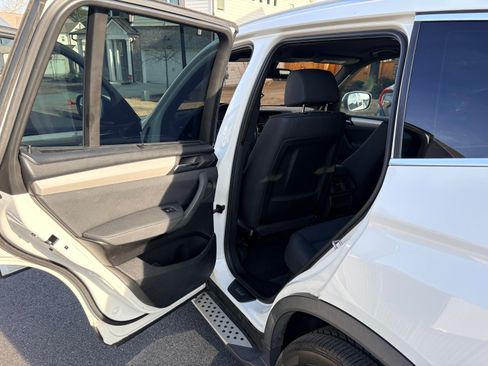 Used 2012 BMW X3 xDrive28i image 11