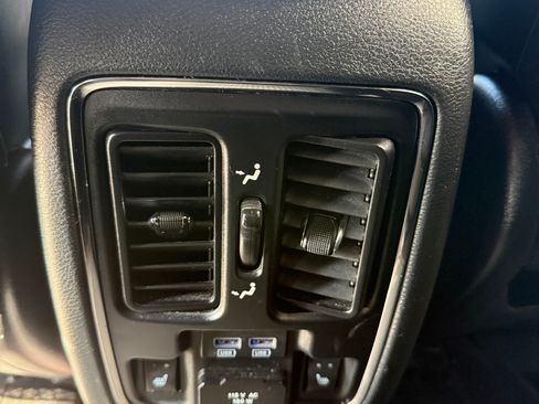 Used 2017 Jeep Grand Cherokee Trailhawk image 23