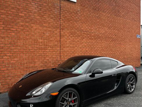 Used 2014 Porsche Cayman S image 1
