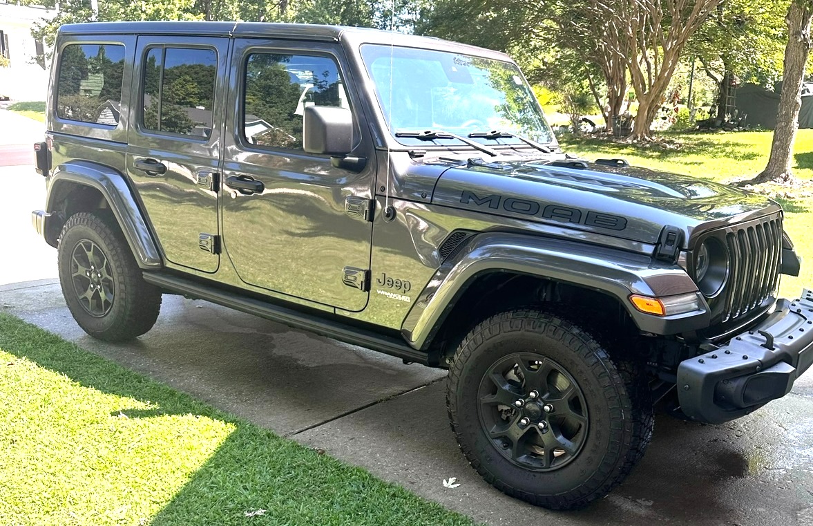 Used 2019 Jeep Wrangler Unlimited Sahara w/ Quick Order Package 24M Moab AWD/4WD image 2