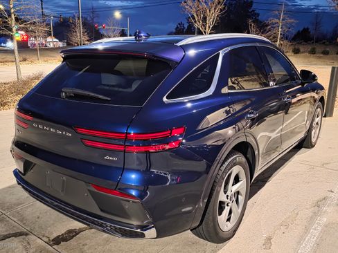 Used 2026 Genesis GV70 2.5T Advanced image 5