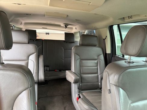 Used 2017 GMC Yukon XL Denali w/ Open Road Package RWD image 30