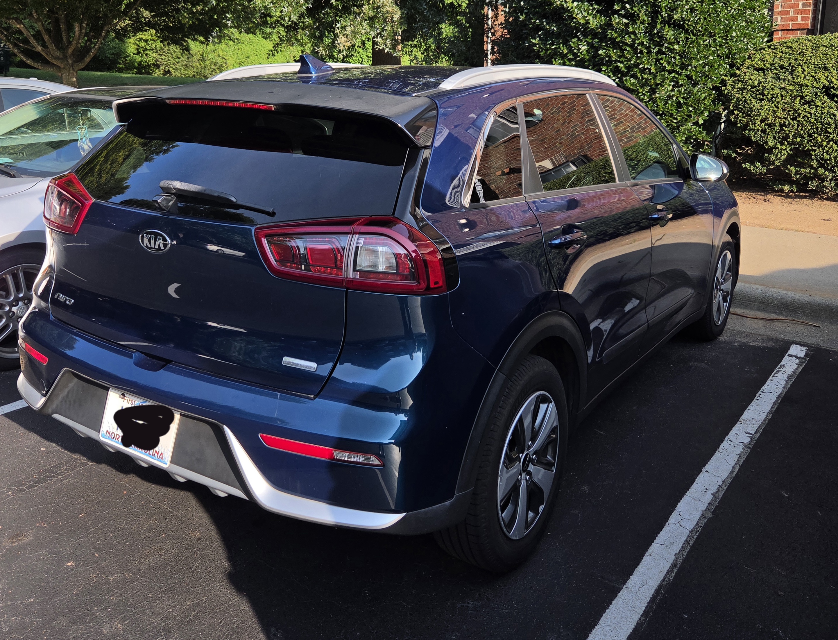 Used 2019 Kia Niro LX FWD image 4