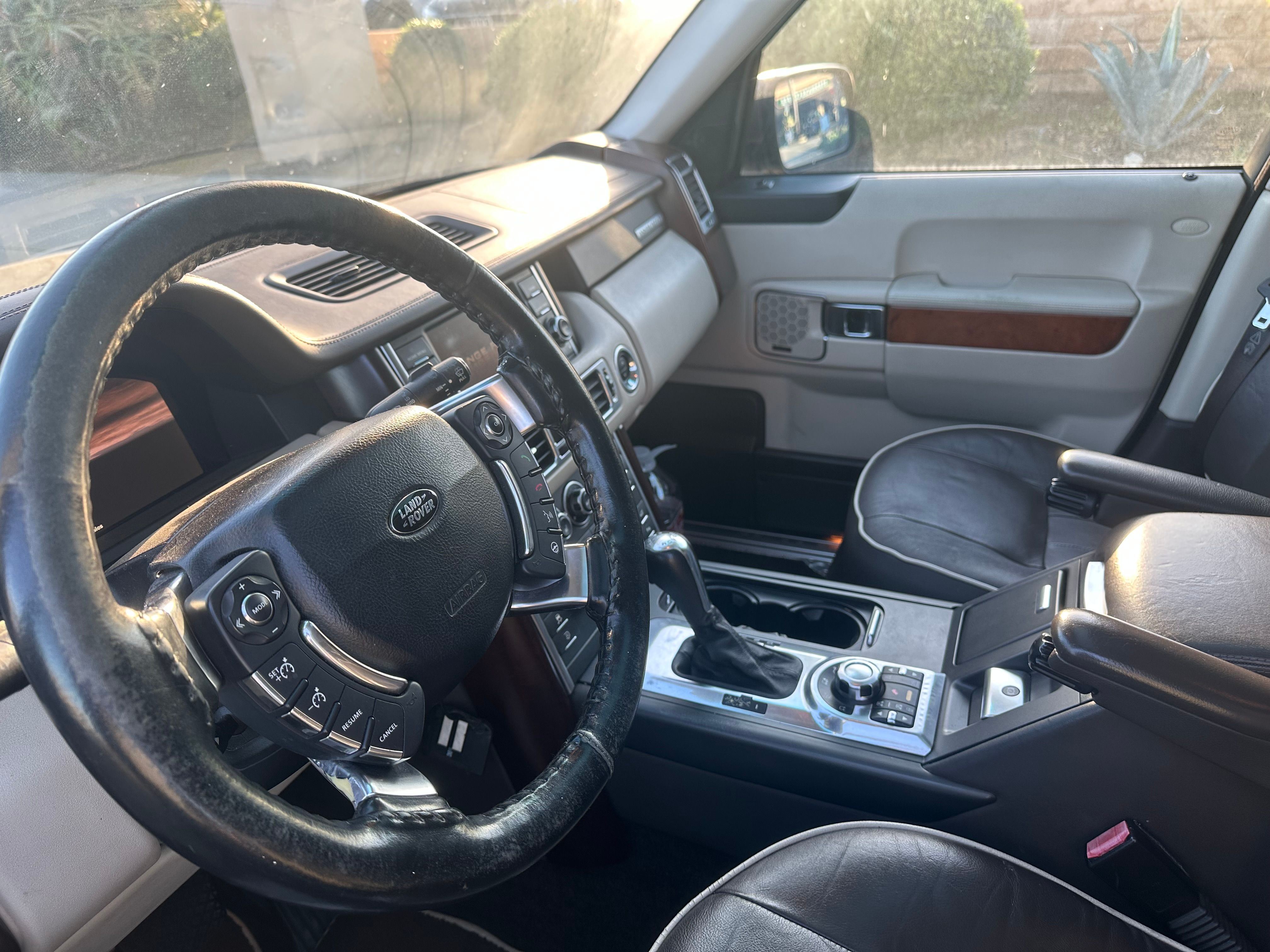 Used 2010 Land Rover Range Rover HSE AWD/4WD image 6