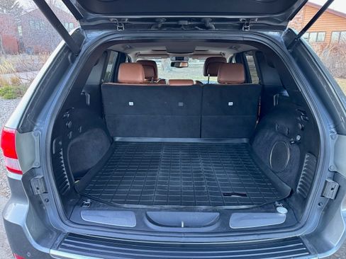 Used 2011 Jeep Grand Cherokee Overland image 19