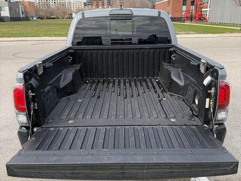 Used 2017 Toyota Tacoma TRD Pro image 9