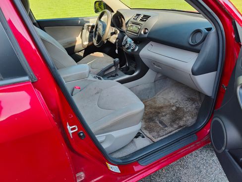 Used 2012 Toyota RAV4 4WD image 10