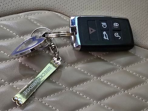 Used 2023 Land Rover Range Rover SE image 18