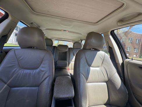 Used 2002 Volvo V70 Cross Country AWD/4WD image 13