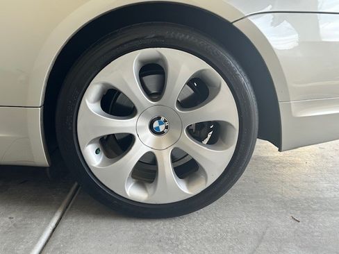 Used 2005 BMW 645Ci Convertible image 13