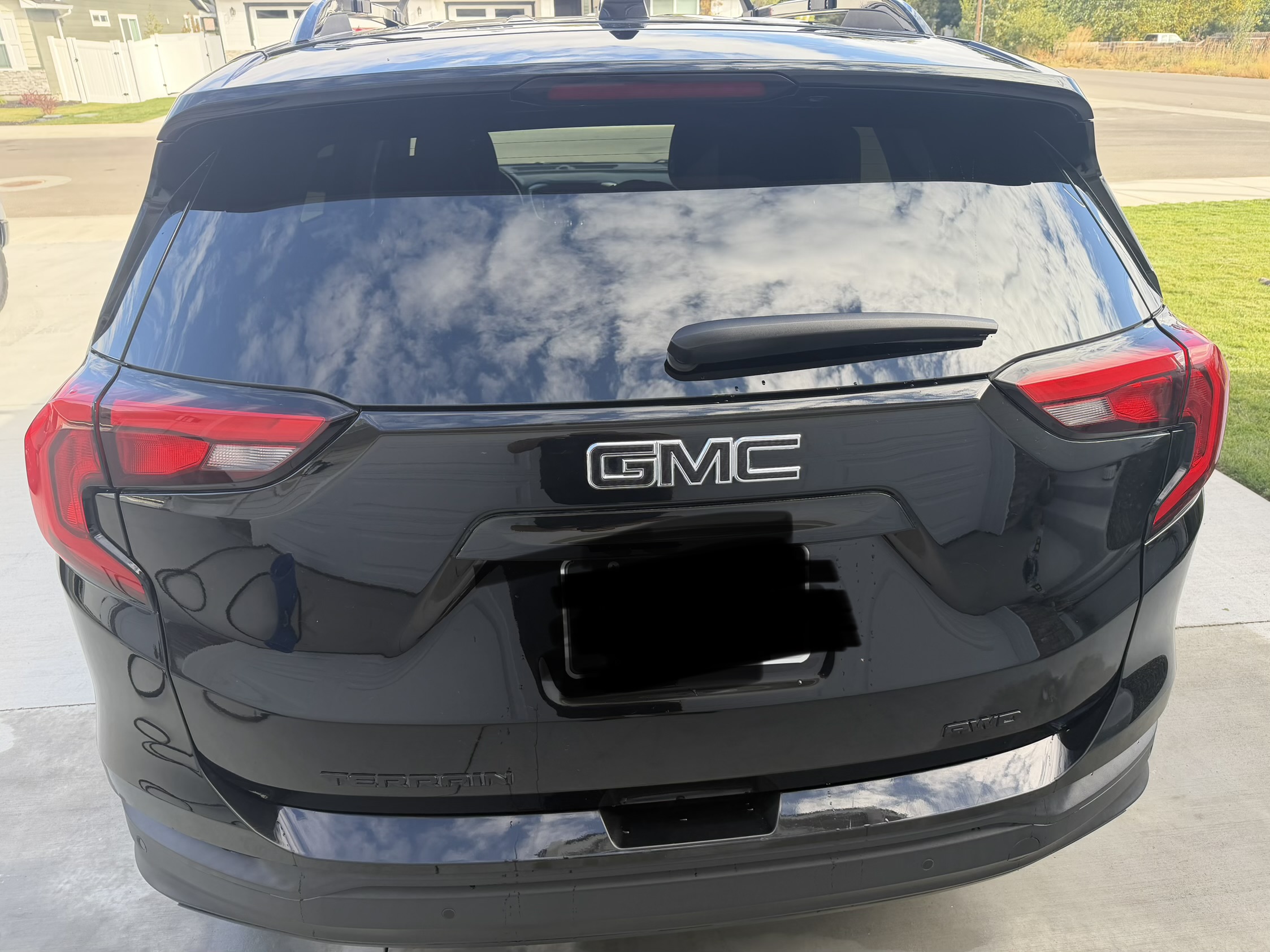 Used 2020 GMC Terrain SLE w/ Driver Convenience Package AWD/4WD image 2
