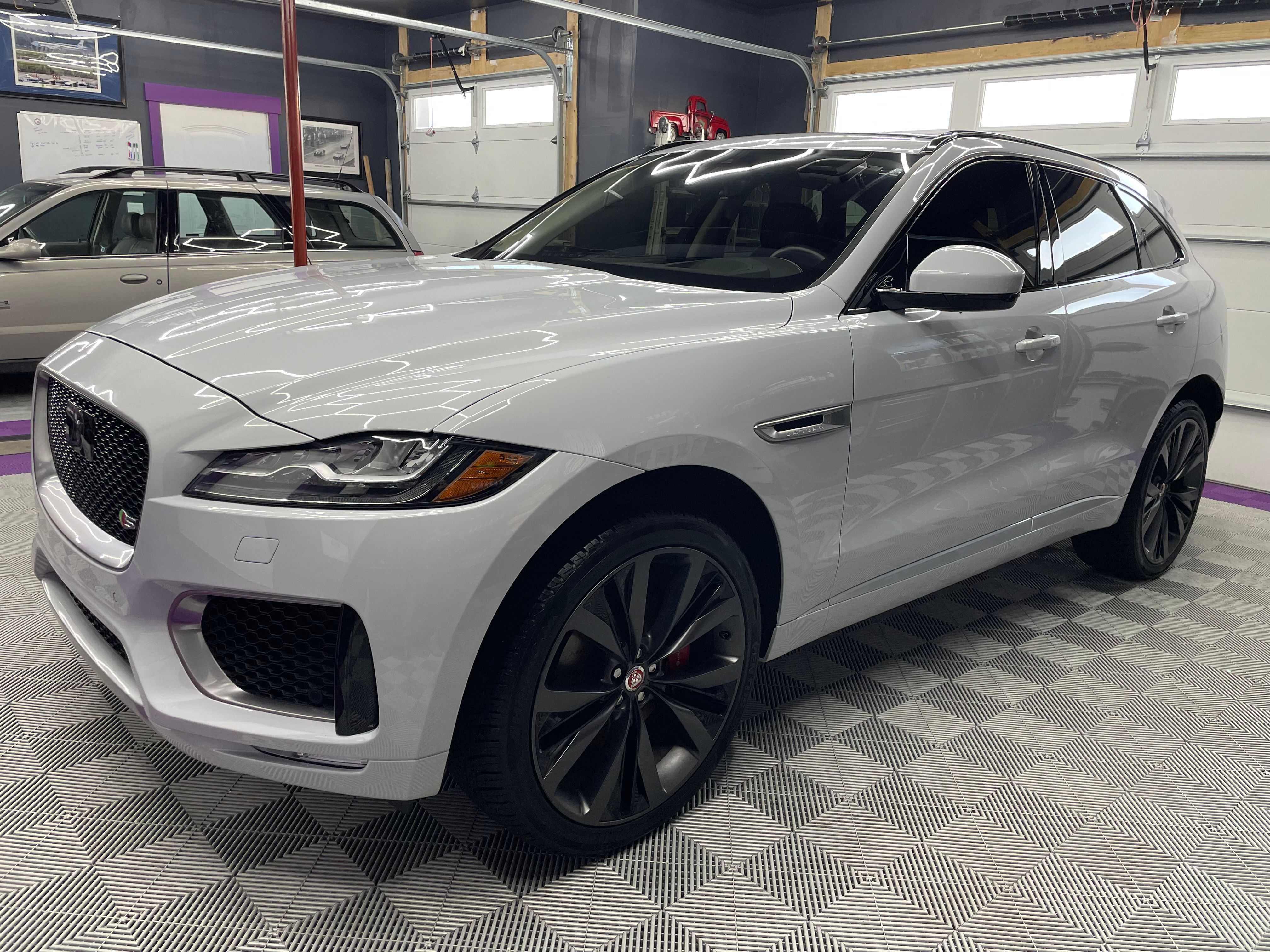 Used 2019 Jaguar F-PACE S AWD/4WD image 1