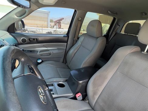 Used 2012 Toyota Tacoma PreRunner w/ TRD Off-Road Pkg image 11