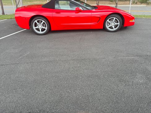 Used 2003 Chevrolet Corvette Convertible w/ Preferred Equipment Group1 RWD image 11