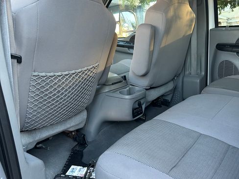 Used 2005 Ford Excursion XLT AWD/4WD image 14